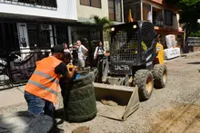 Desde la Comuna 8, alcalde Eder dio inicio a la recuperación en tiempo récord de más de 100 tramos viales en Cali 