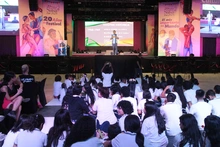 100 estudiantes de la Institución Educativa Isaías Gamboa bailan al ritmo de la cultura en el Festival Mundial de Salsa