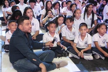 100 estudiantes de la Institución Educativa Isaías Gamboa bailan al ritmo de la cultura en el Festival Mundial de Salsa