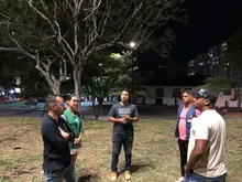 Cali le gana terreno al abandono: Alcaldía y Emcali iluminan lote recuperado en el norte de la ciudad