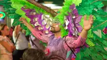 La alegría del Carnaval de Negros y Blancos se tomó el centro histórico de Cali en la Semana de la Biodiversidad 