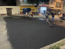 Tramo vial crítico del barrio Santa Mónica Popular fue recuperado por la cuadrilla nocturna de la Secretaría de Infraestructura