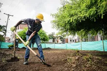 Comenzaron las obras del parque infantil del barrio Villa del Prado