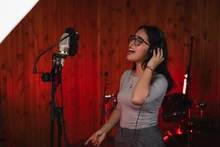 Laura Bedoya, Catalina Ruiz y Danna Bastidas: las voces de los Cristales que llegaron a Estudios Takeshima