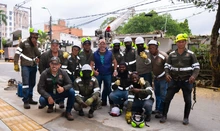 Alcaldía de Cali retiró con rapidez árbol que cayó sobre una vivienda en el oeste de Cali 