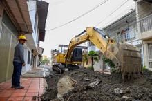 Luego de 30 años de abandono, vías en el barrio Buenos Aires son recuperadas en la Alcaldía de Alejandro Eder