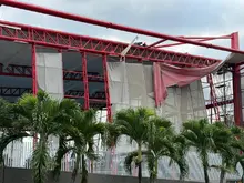 Inició el cambio de la lona deteriorada en el Coliseo ‘Miguel Calero’: Alcaldía de Cali hace cumplir la póliza 