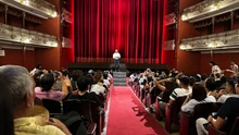 Noche de Susurros en el Municipal: una visita guiada para que descubras los misterios del Teatro