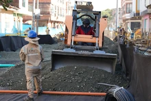 Avanza preparación de la vía para adoquinamiento del primer recorrido de la salsa en el barrio Obrero