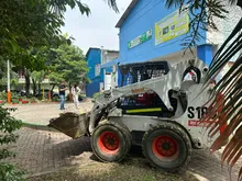 Avanza la reestructuración total de cancha múltiple en el barrio Poblado 2