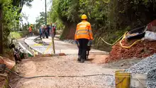 Alcaldía de Alejandro Eder impulsa la conexión rural con recuperación de placa huella en Villacarmelo