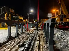 Desmonte del puente de peatonal de la carrera 8 con calle 78 fue un éxito y se realizó en menos del tiempo estimado