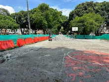 Cancha del barrio La Rivera comenzó a ser recuperada gracias a obras con presupuesto participativo