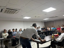 Reunión de Lineamientos de Información GeográficaLa Infraestructura de Datos Espaciales del Distrito (IDESC) realizó una reunión de trabajo el viernes 31 de octubre de 2025, de 09:00 a.m. a 12:00 m, en el Edificio de la Secretaría de Educación, con el obj