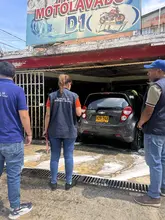 Autoridades despliegan operativos de control del recurso hídrico en lavaderos de carros de la Comuna 21