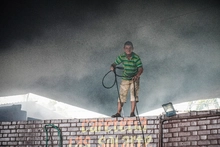 Alcaldía de Cali atiende emergencia por incendio en la galería de Siloé