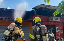 Alcaldía de Cali atiende emergencia por incendio en la galería de Siloé