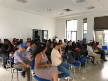 Cali capacita a sus vendedores informales para brillar con el  ‘Alumbrado Navideño de 2025’