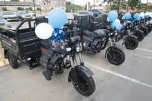 Cali fortalece el reciclaje con la entrega de siete nuevos moto-cargueros a organizaciones de recicladores de oficio