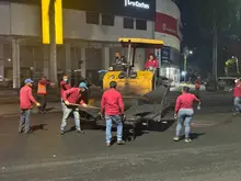¡Trabajo las 24 horas! Alcaldía Eder recupera vías importantes en el norte de la ciudad durante la noche 