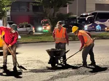 ¡Trabajo las 24 horas! Alcaldía Eder recupera vías importantes en el norte de la ciudad durante la noche 