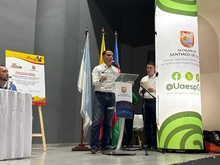 Alcaldía de Cali firma compromiso con vendedores informales para el cuidado del ‘Alumbrado Navideño de 2025’