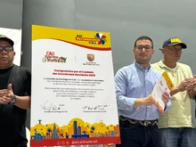 Alcaldía de Cali firma compromiso con vendedores informales para el cuidado del ‘Alumbrado Navideño de 2025’