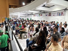 Alcaldía de Cali firma compromiso con vendedores informales para el cuidado del ‘Alumbrado Navideño de 2025’