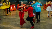 Cerca de 120 parejas de baile aficionado compitieron por un lugar en el Salsódromo 2025, el corazón salsero de la Feria de Cali