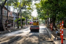 Luego de años de abandono, alcaldía Eder recupera vía principal del barrio Los Parques – Barranquilla, en la Comuna 5