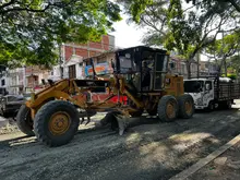 Luego de años de abandono, alcaldía Eder recupera vía principal del barrio Los Parques – Barranquilla, en la Comuna 5