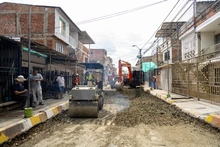 ¡Barrio Nueva Floresta se recupera! Obras de pavimentación de la Alcaldía de Alejandro Eder llegan a la Comuna 12