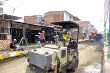 ¡Barrio Nueva Floresta se recupera! Obras de pavimentación de la Alcaldía de Alejandro Eder llegan a la Comuna 12