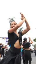Escuelas de baile alegran el corredor de la Calle 25 durante los ensayos del Salsódromo