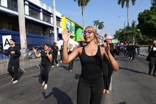 Salsódromo: últimos ensayos en la Calle 25 para el gran desfile inaugural de la Feria 68 en la Autopista Suroriental