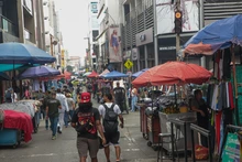 Alcaldía y comerciantes articulan acciones para recuperar la movilidad y el orden en el centro histórico de Cali