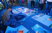 ‘La sucursal de la Navidad’ sigue brillando: Alcaldía de Cali respalda a vendedores informales y artistas en el alumbrado