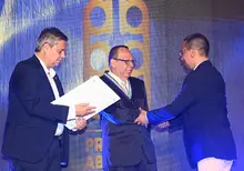 Premios ABA exaltan la excelencia, el compromiso y la trayectoria de periodistas que han construido región
