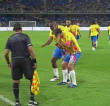 Más de 15.000 caleños rodearon a Mario Alberto Yepes y le agradecieron su aporte al fútbol