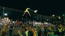 2200 bailarines en escena, se distribuirán en cinco alas, para homenajear al barrio en el Salsódromo 2025 