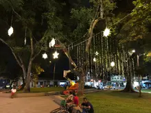 Luz, comunidad y tradición: el Parque Obrero se transforma esta  Navidad