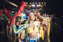 Las carrozas brillaron con el talento caleño en el Salsódromo, un evento de talla mundial