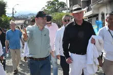 Embajador John McNamara recorre el Barrio Obrero y conoce la apuesta de Cali por la cultura y la renovación urbana