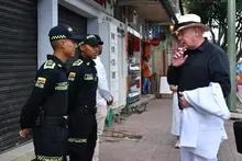 Embajador John McNamara recorre el Barrio Obrero y conoce la apuesta de Cali por la cultura y la renovación urbana