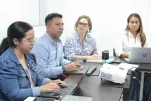 Secretaría de Educación y Mesa Intersindical fortalecen el diálogo social y avanzan en la reorganización gradual de la cobertura educativa en Santiago de Cali