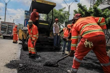 Gracias a los trabajadores oficiales, cerca de 1500 metros están siendo recuperados en la Avenida Ciudad de Cali