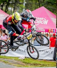 El ‘Juanes’ del barrio El Poblado ganó dos oros en el campeonato nacional y pedalea firme hacia el Mundial de BMX en Australia