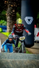 El ‘Juanes’ del barrio El Poblado ganó dos oros en el campeonato nacional y pedalea firme hacia el Mundial de BMX en Australia