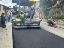 La vía al Aguacatal estrena nueva carpeta asfáltica