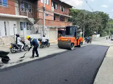La vía al Aguacatal estrena nueva carpeta asfáltica